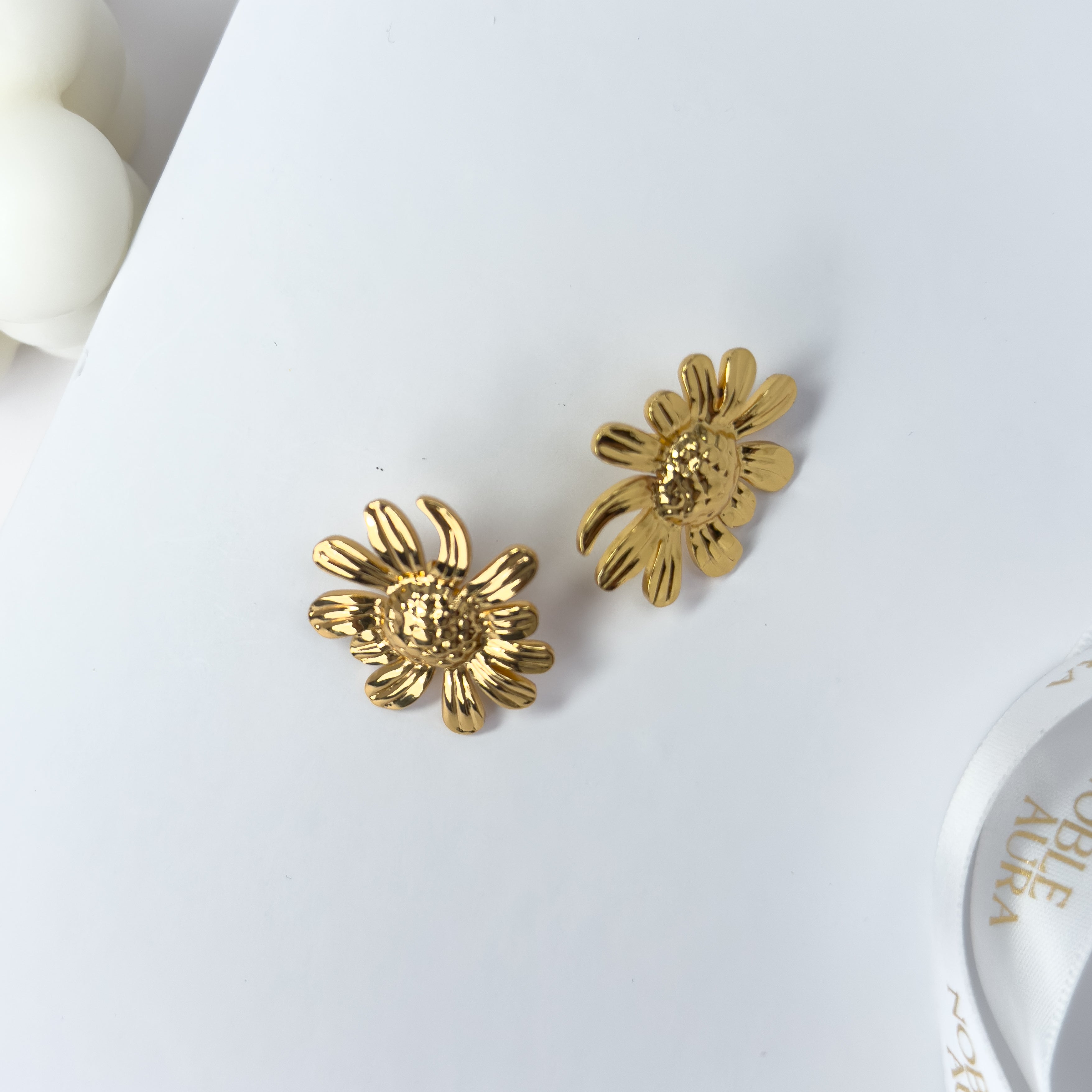 Daisy Bloom Stud Earrings
