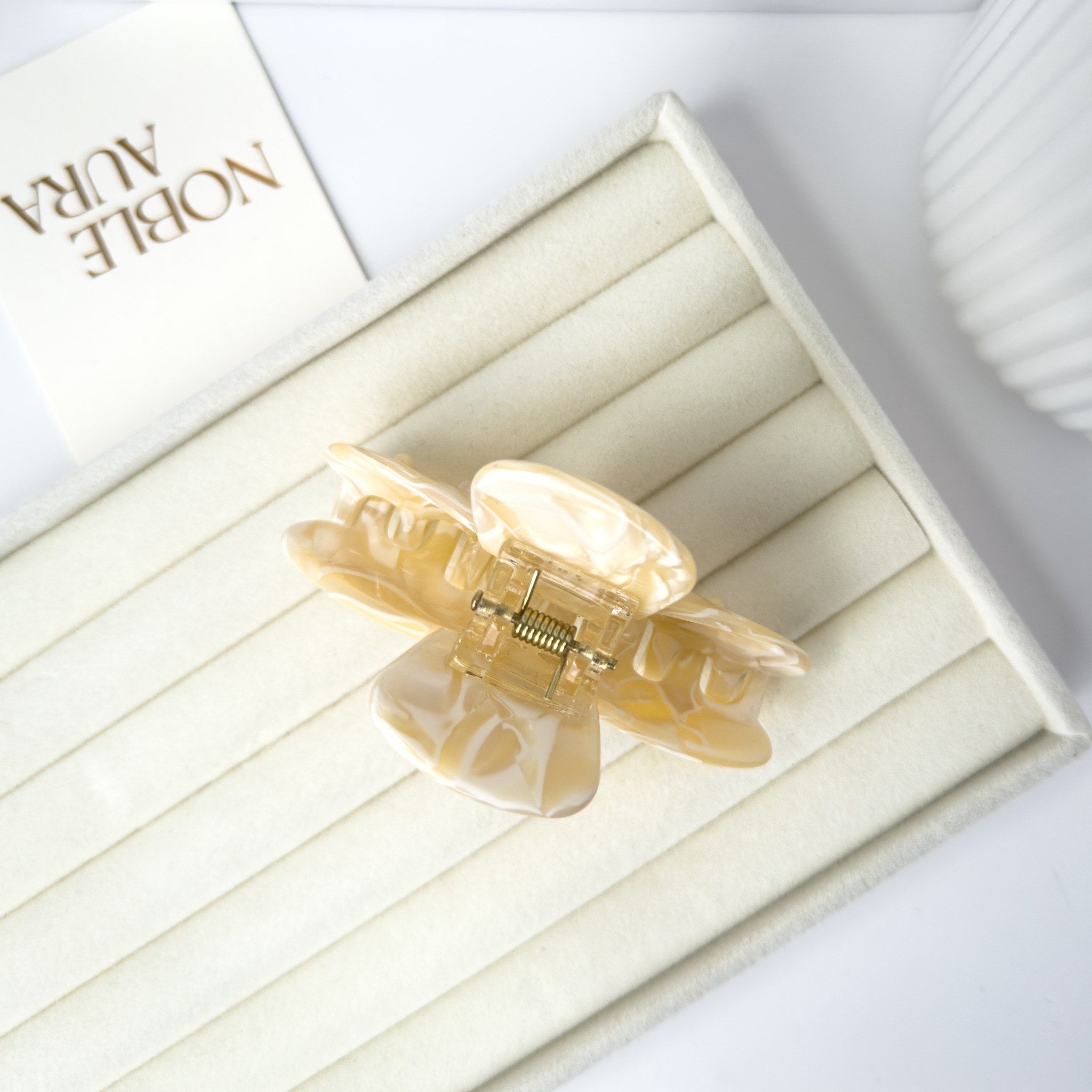 Cream Pearl Marble Hair Claw Clip – Elegant Acetate Grip