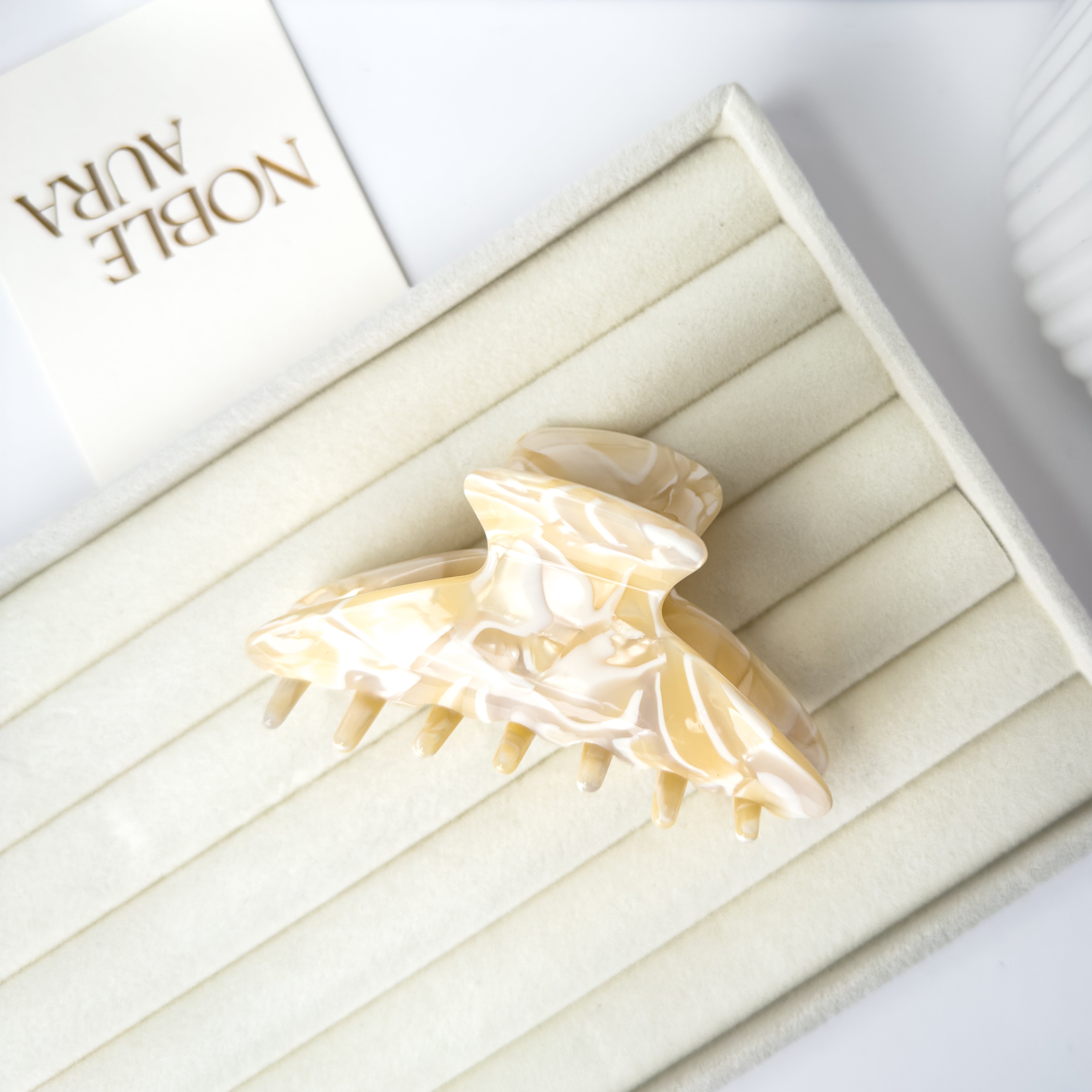 Cream Pearl Marble Hair Claw Clip – Elegant Acetate Grip