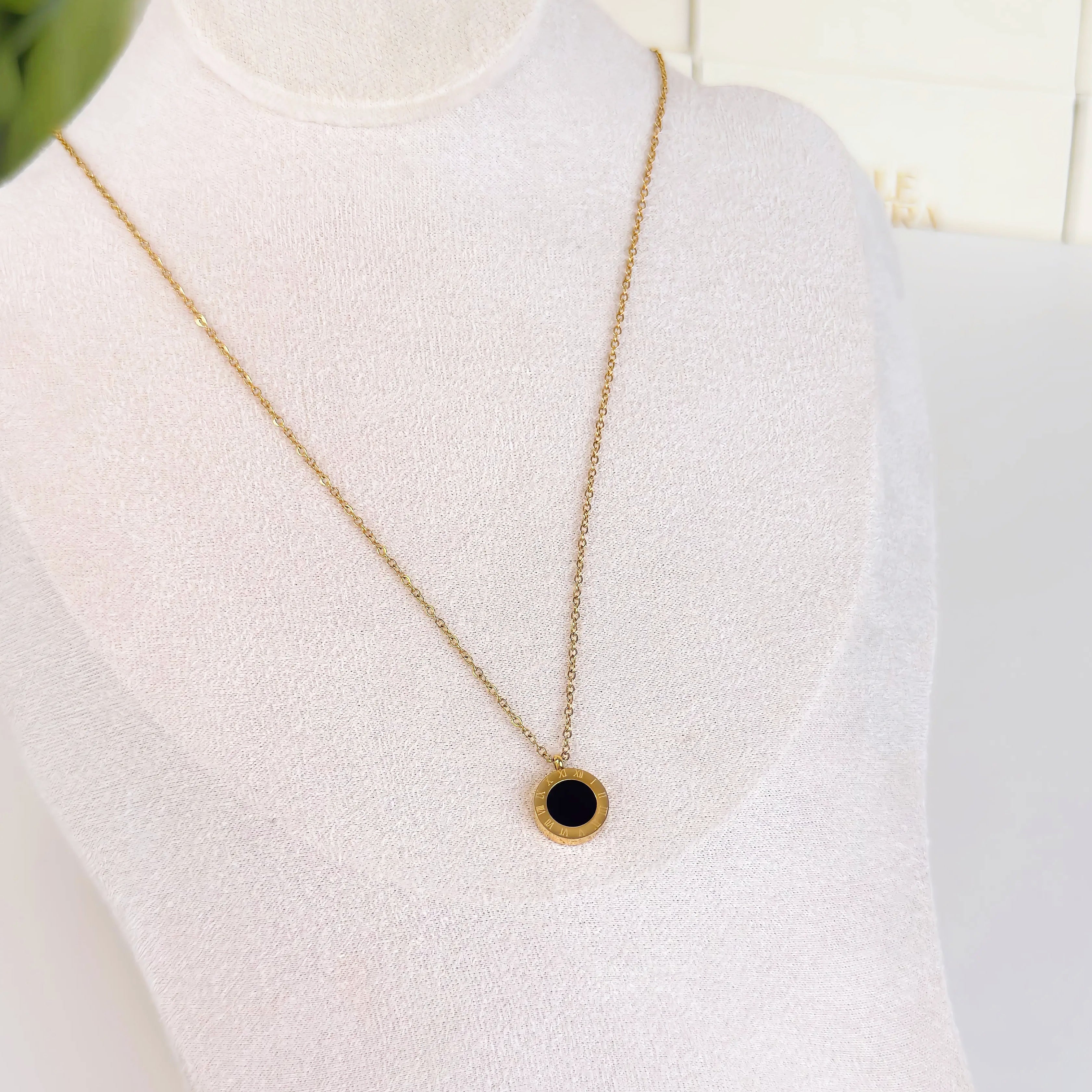 Roman Coin Necklace Waterproof Tarnish-Free Gold Pendant Necklace
